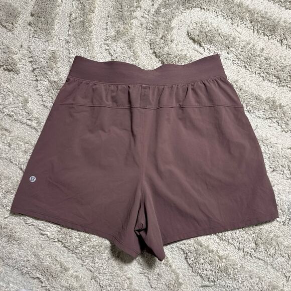 Lululemon License to Train High Rise Shorts 4" - Picture 2 of 8